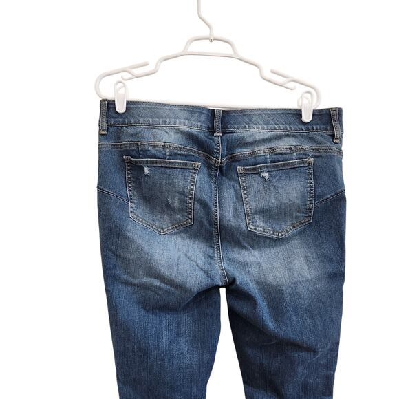 Torrid Premium Distressed Bombshell Skinny Jeans Stretch Blue Denim Size 16S - Picture 9 of 9